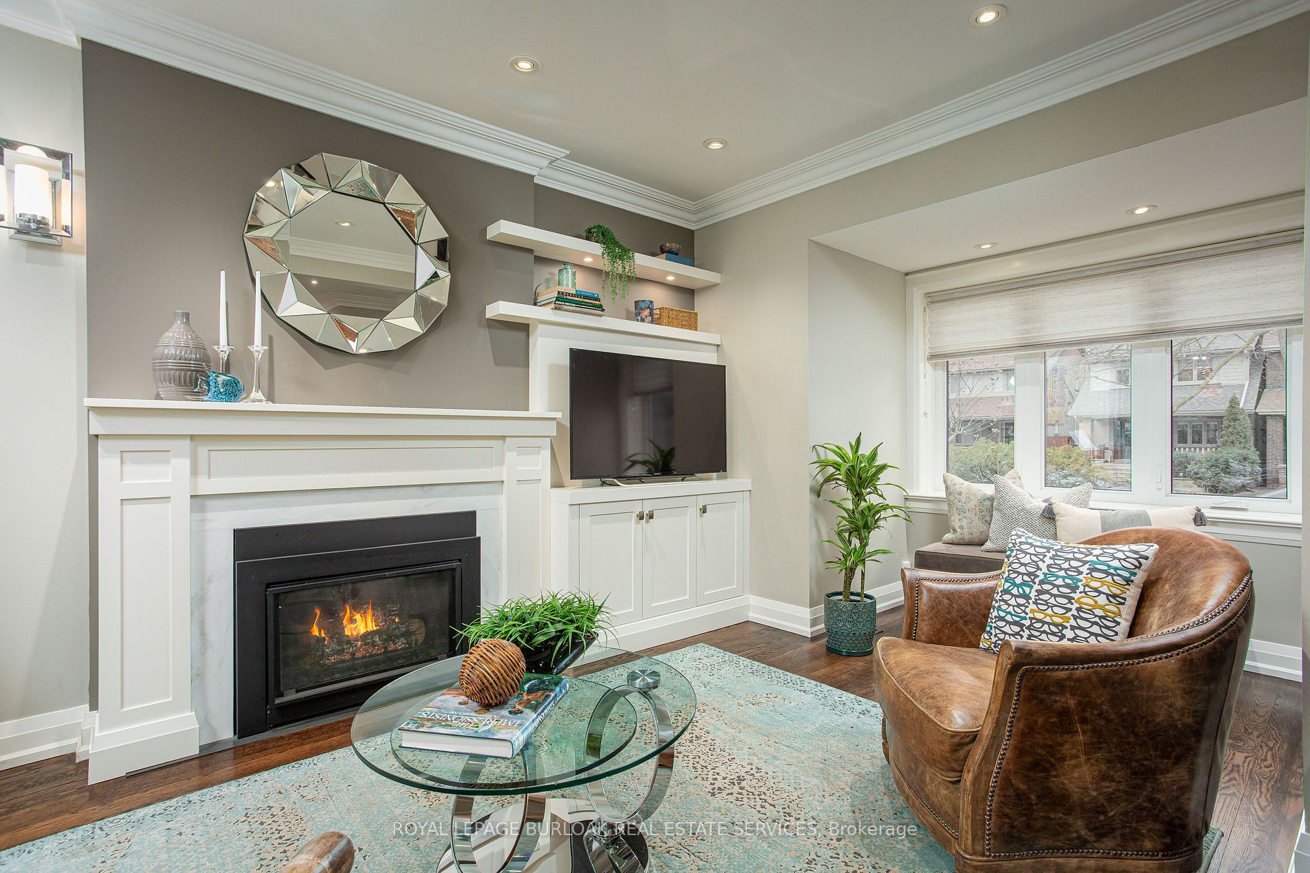 8 Thornhill Avenue