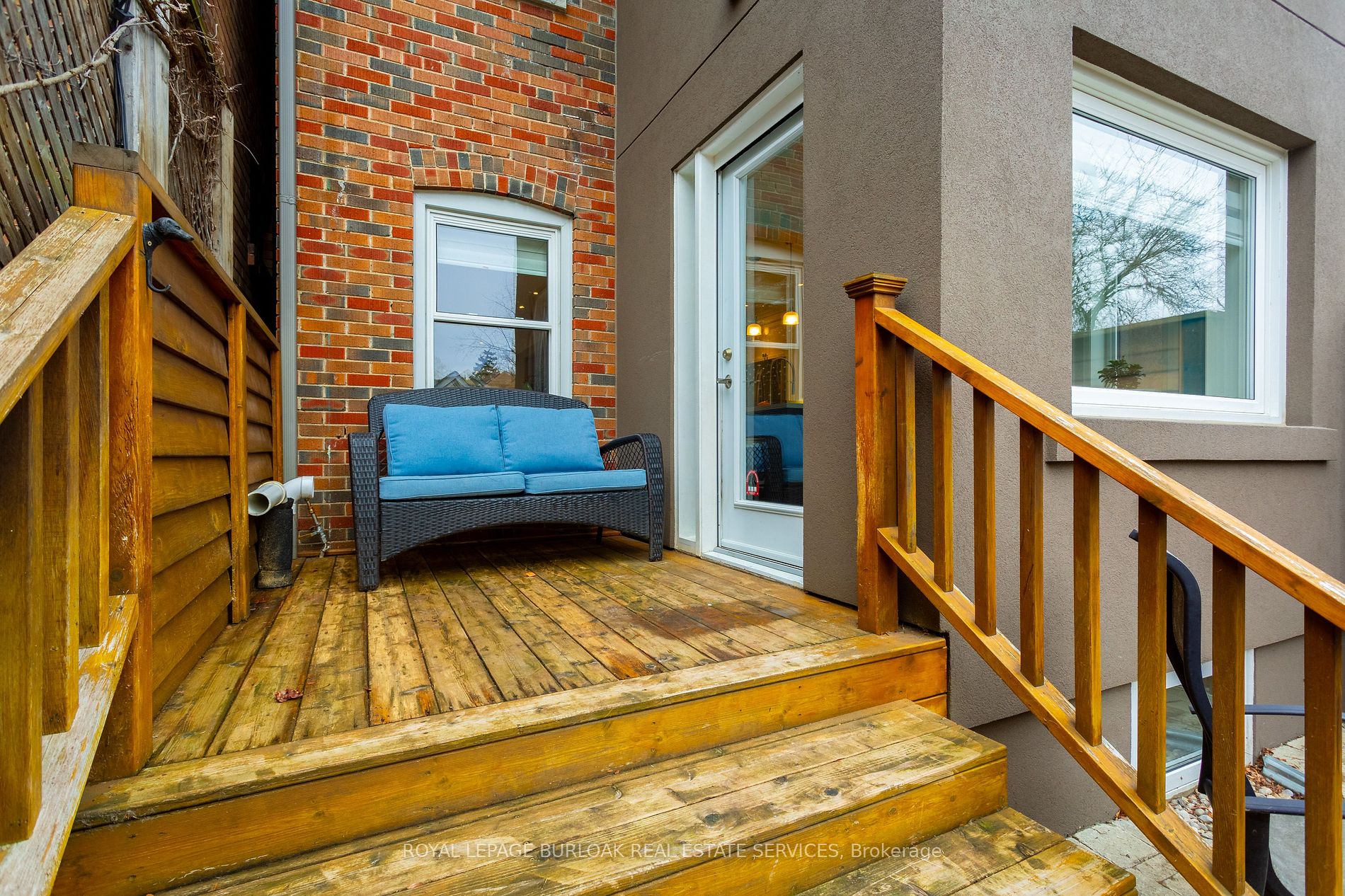 8 Thornhill Avenue