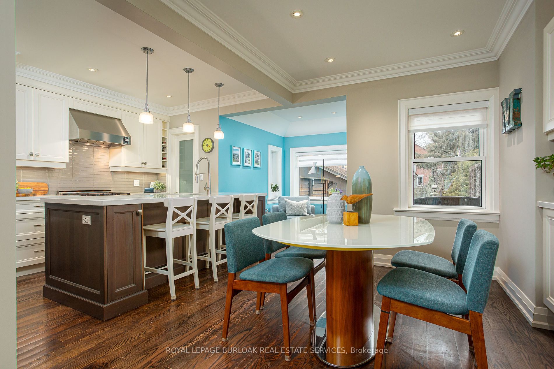 8 Thornhill Avenue