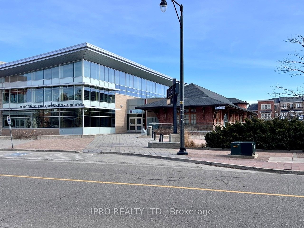 60 Baycliffe Cres, #101