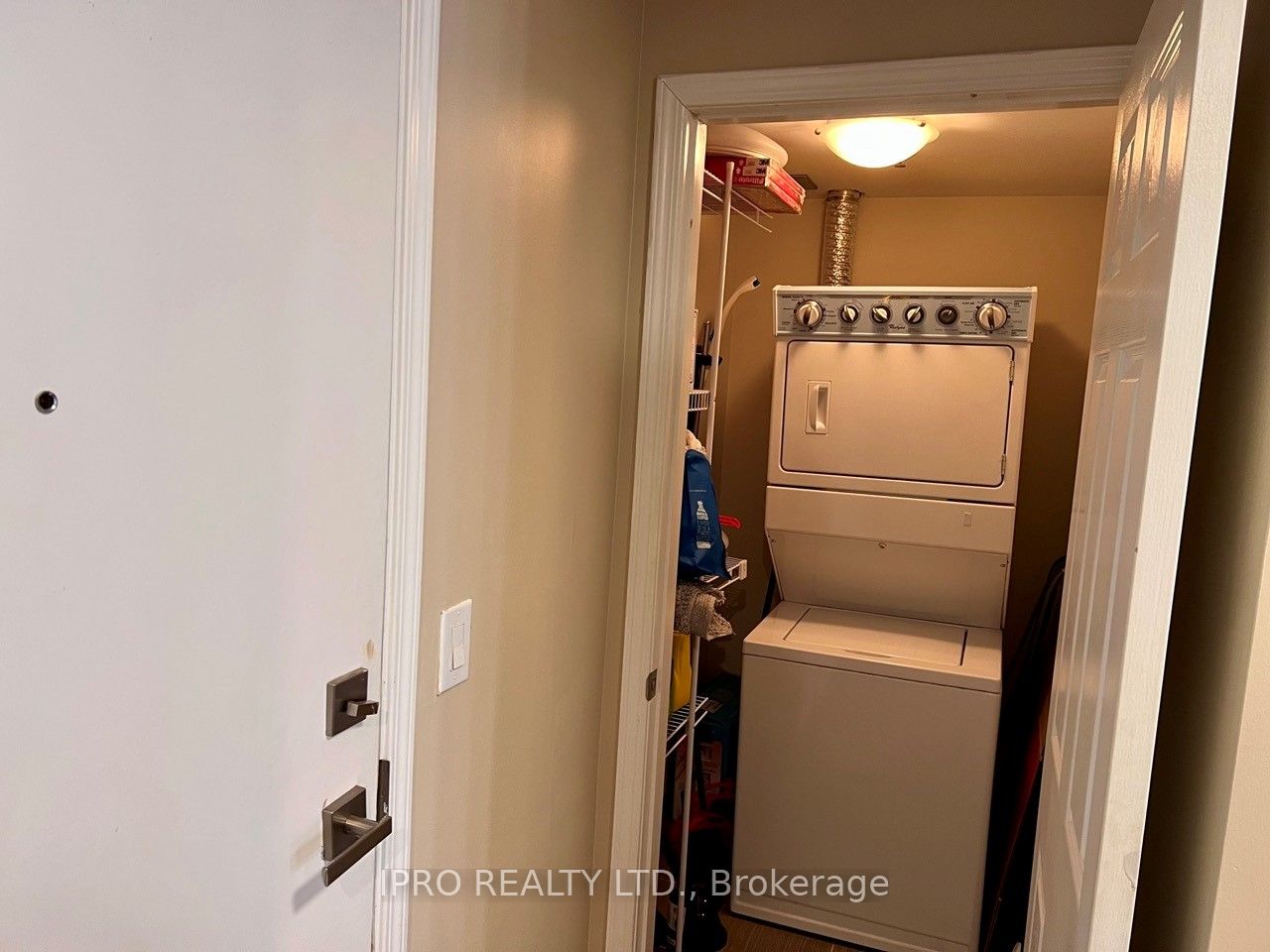 60 Baycliffe Cres, #101
