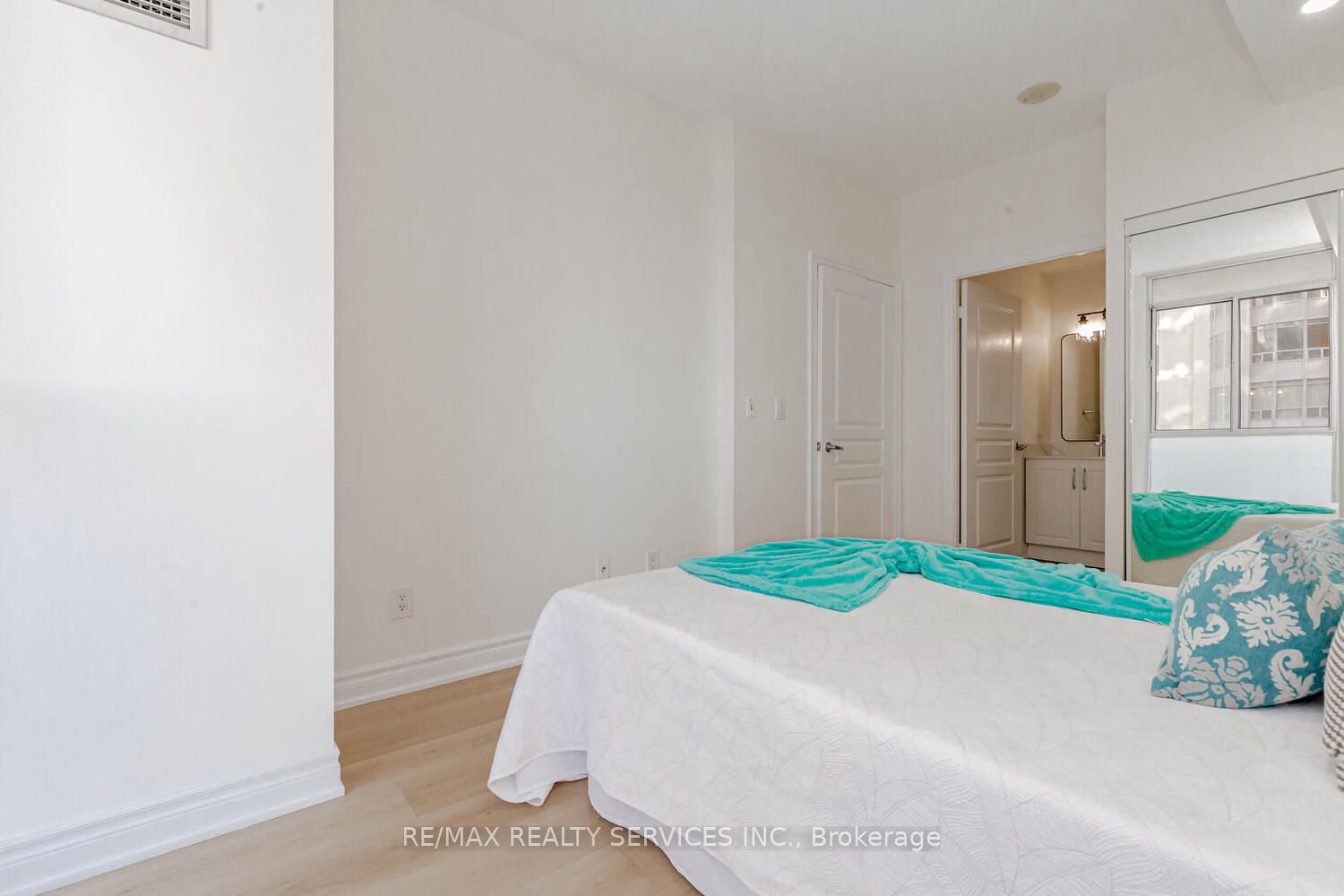 225 Webb Drive, #1711