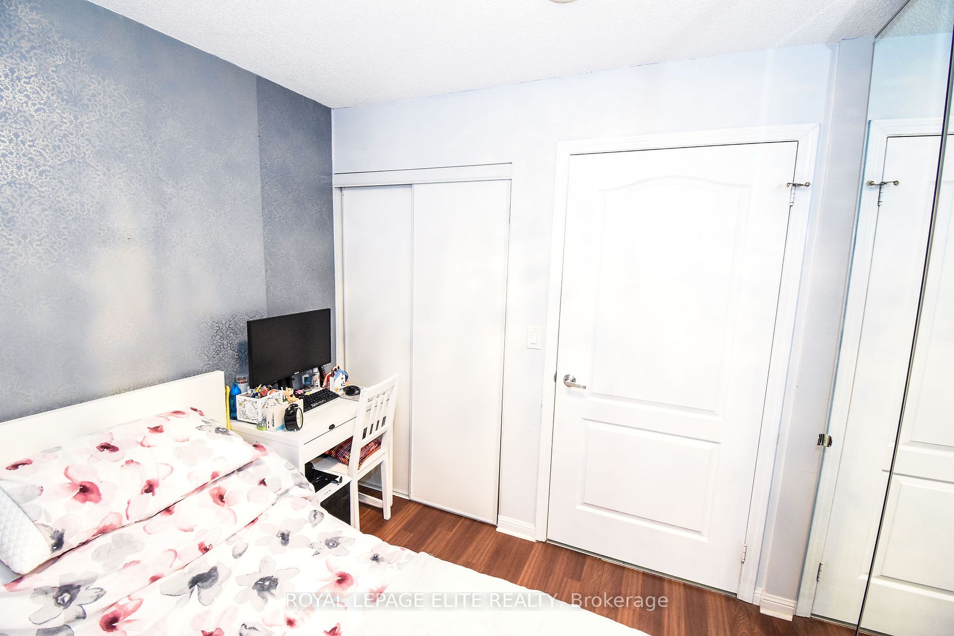 4 Elsinore Path, #203