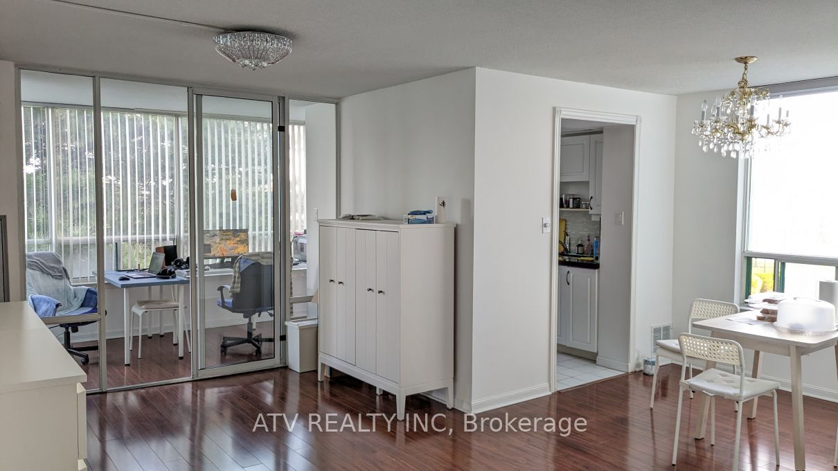 550 Webb Dr, #305