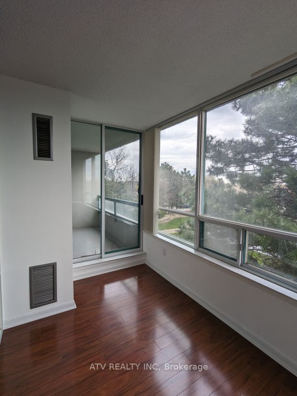 550 Webb Dr, #305