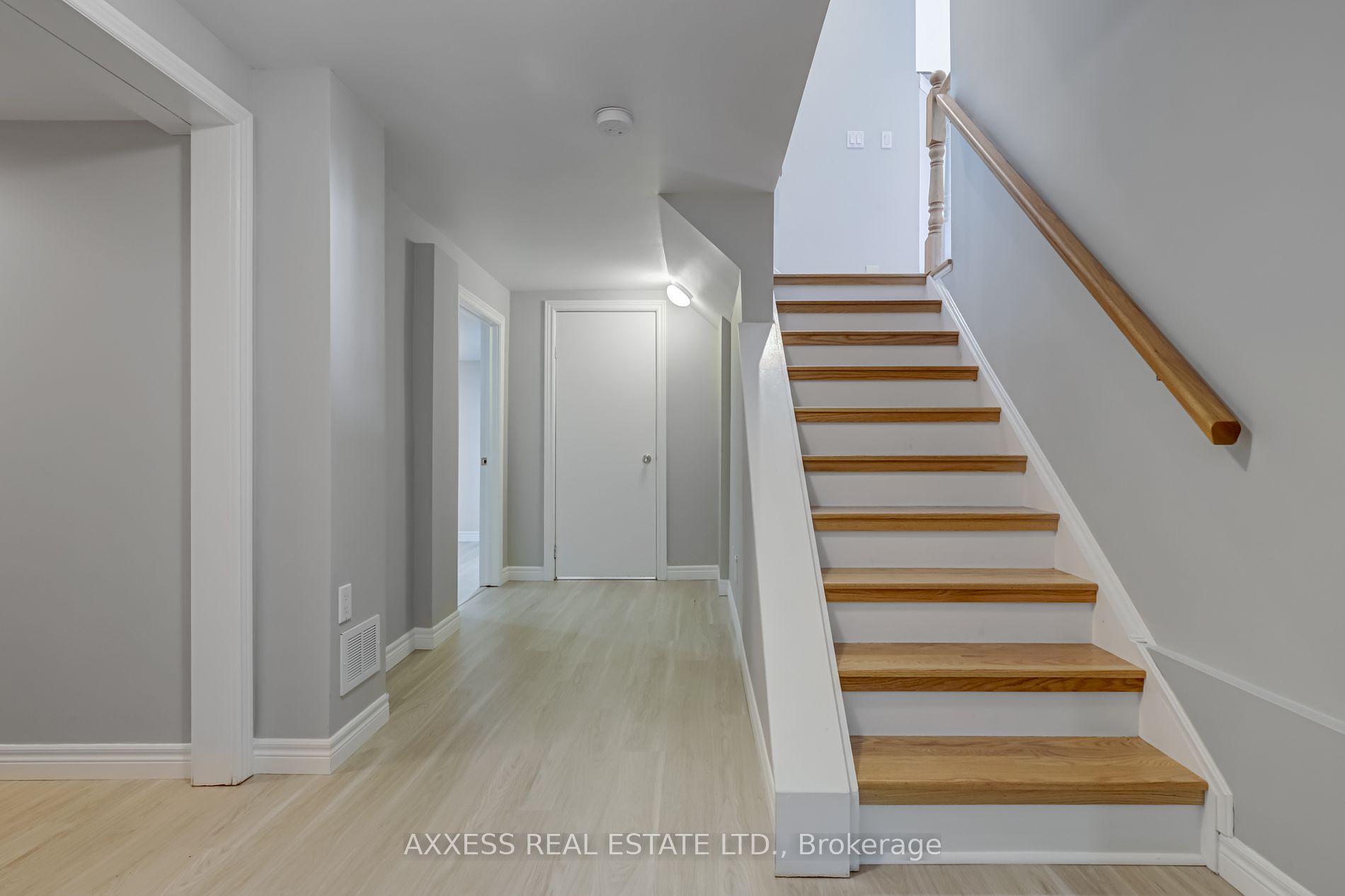 383 Maplehurst Avenue