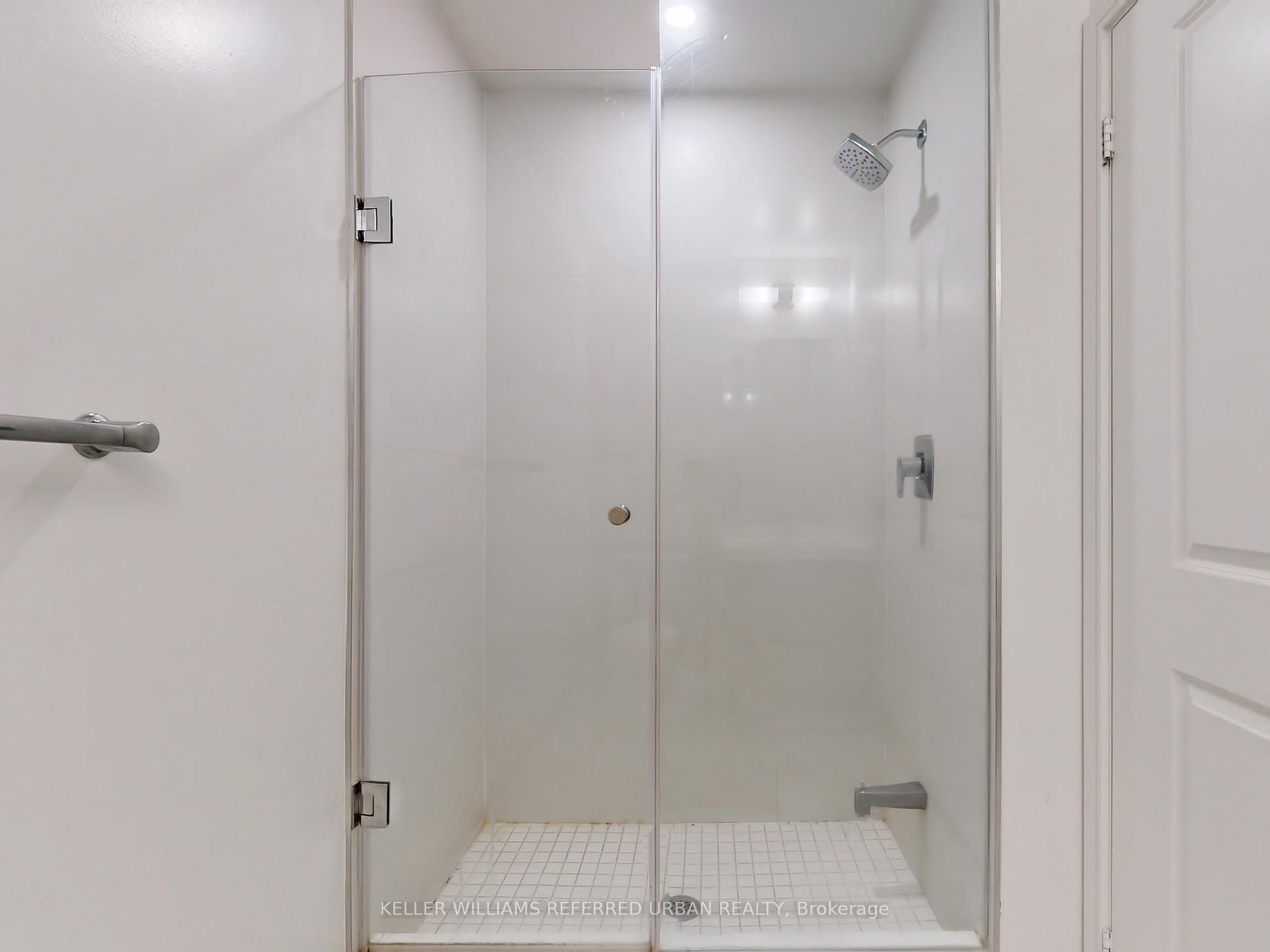 8 Nahani Way #3403
