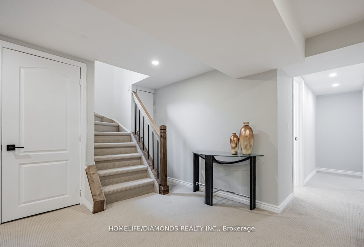 208 Glen Oak Dr