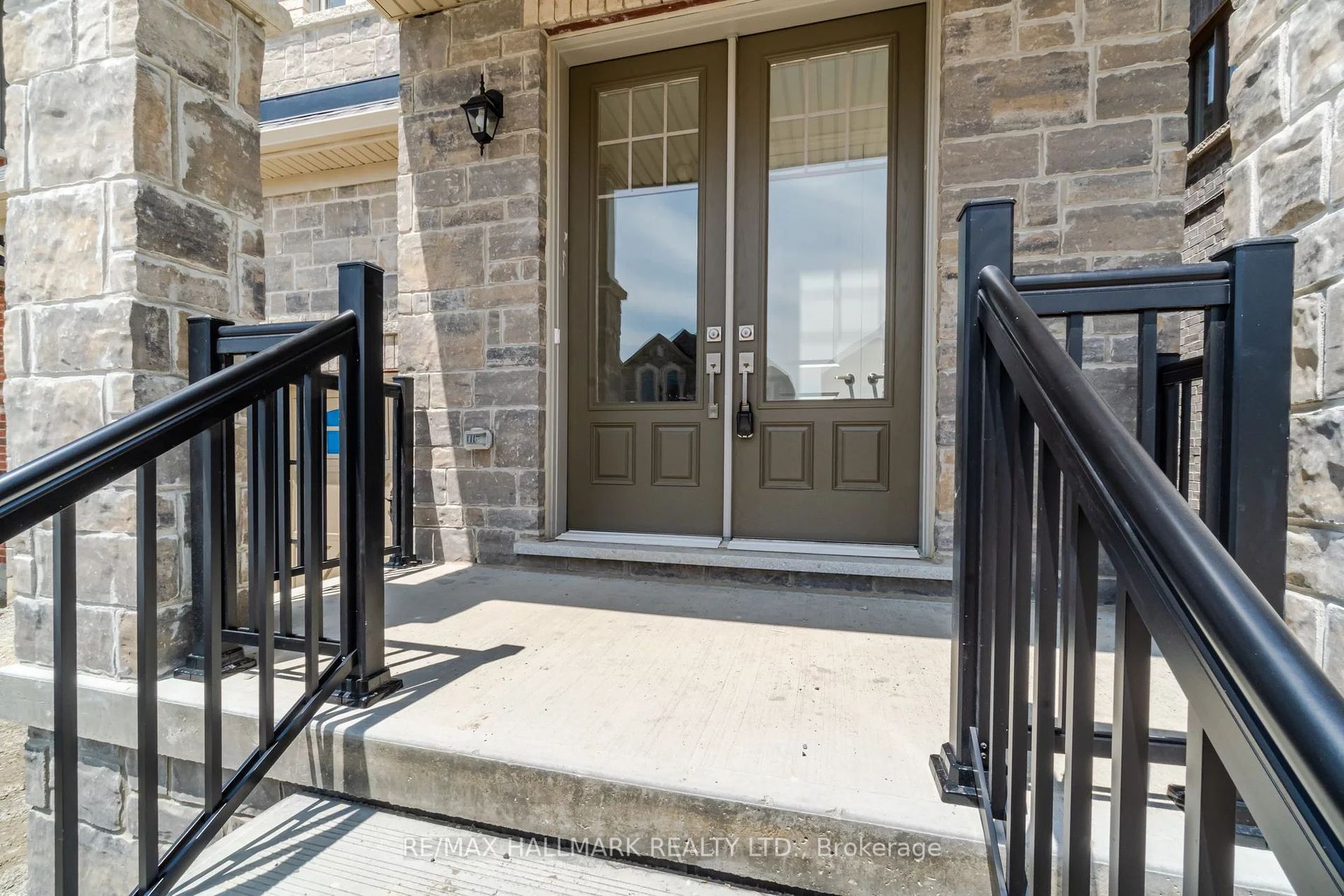 46 Dotchson Ave