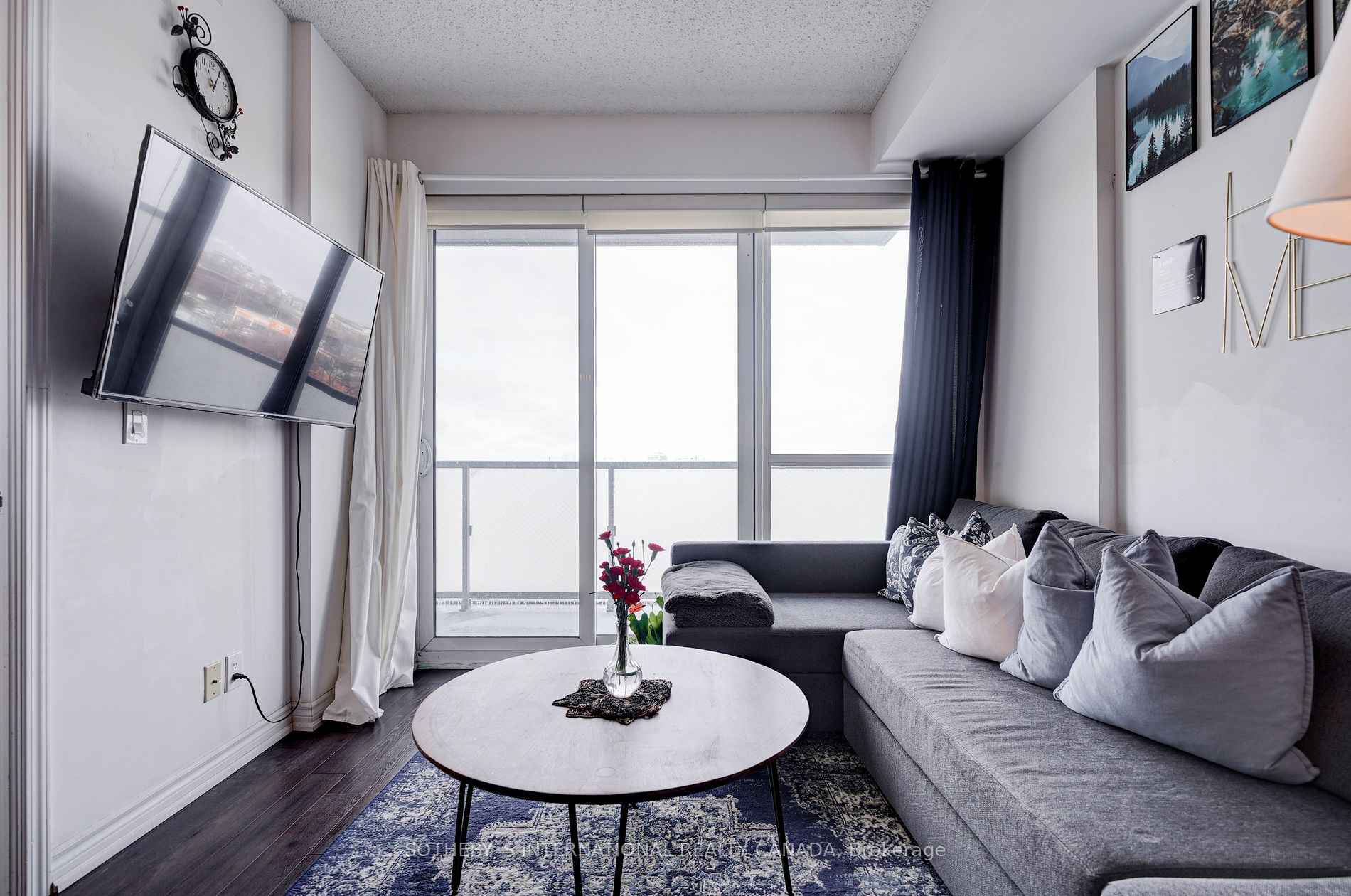 15 James Finlay Way #712