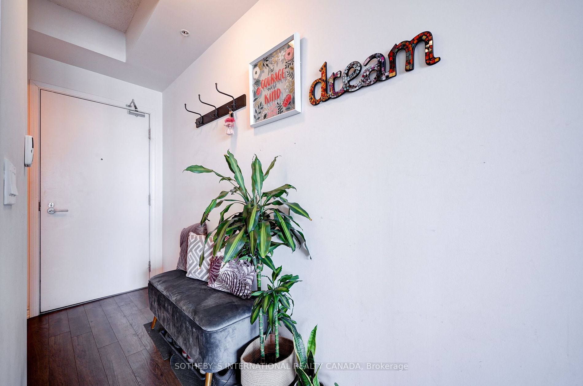 15 James Finlay Way #712