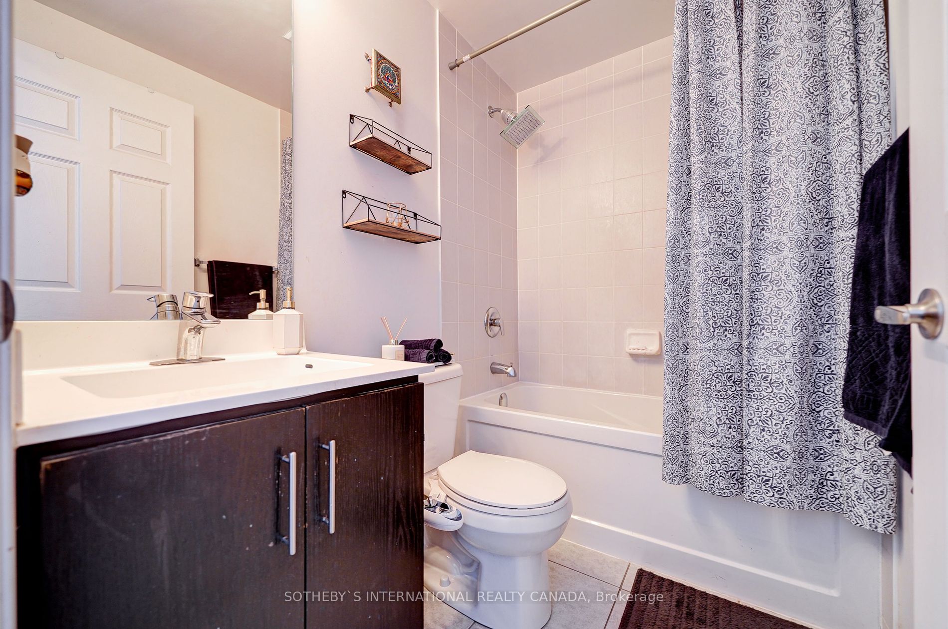 15 James Finlay Way #712