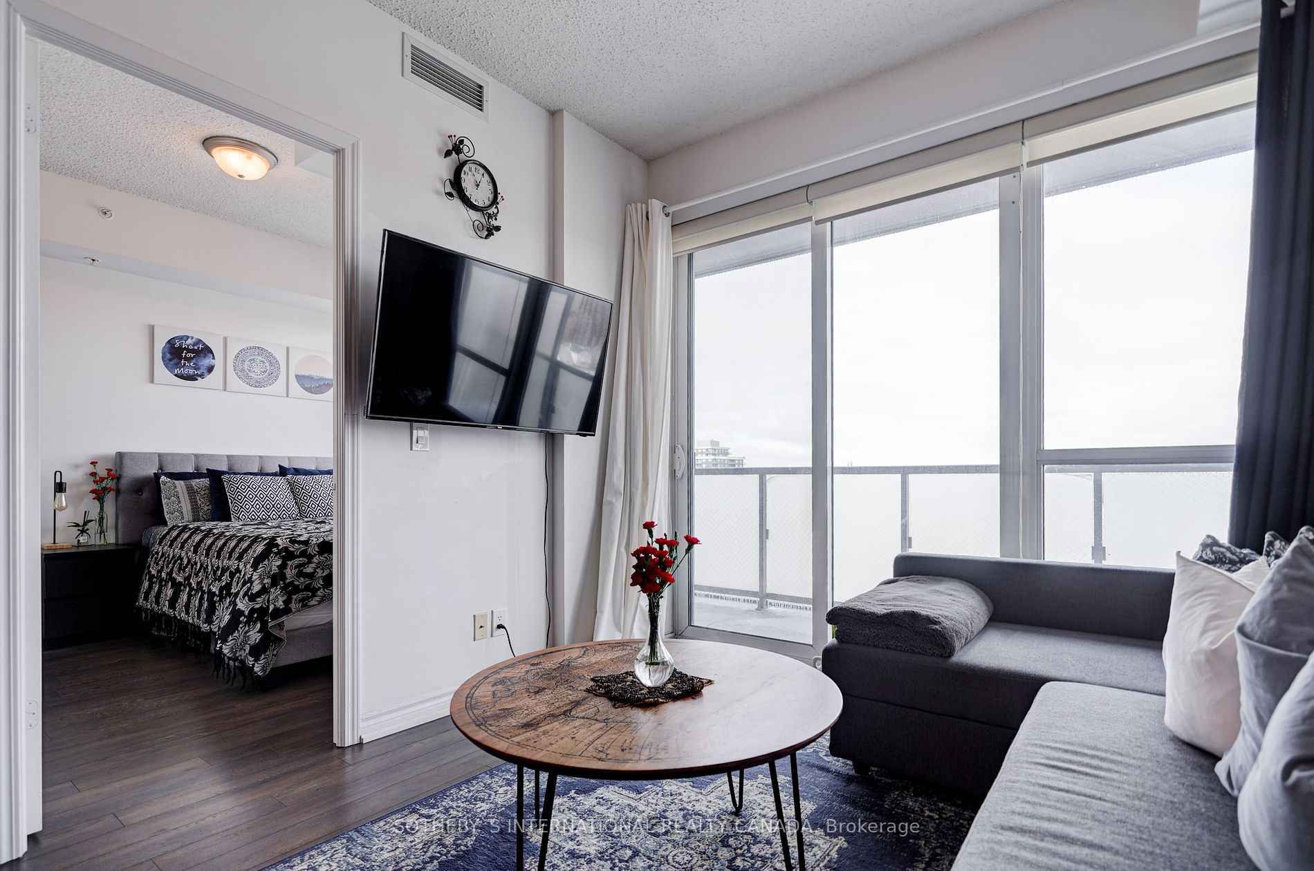 15 James Finlay Way #712