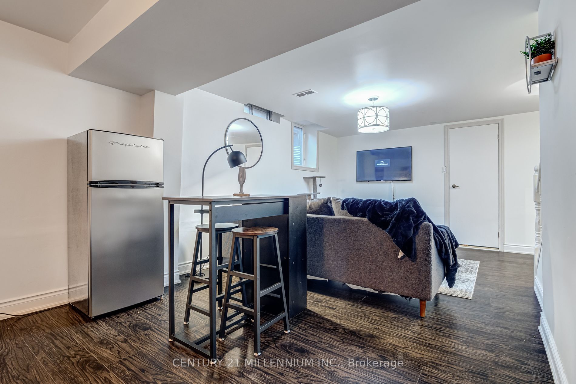70 Madelaine Cres