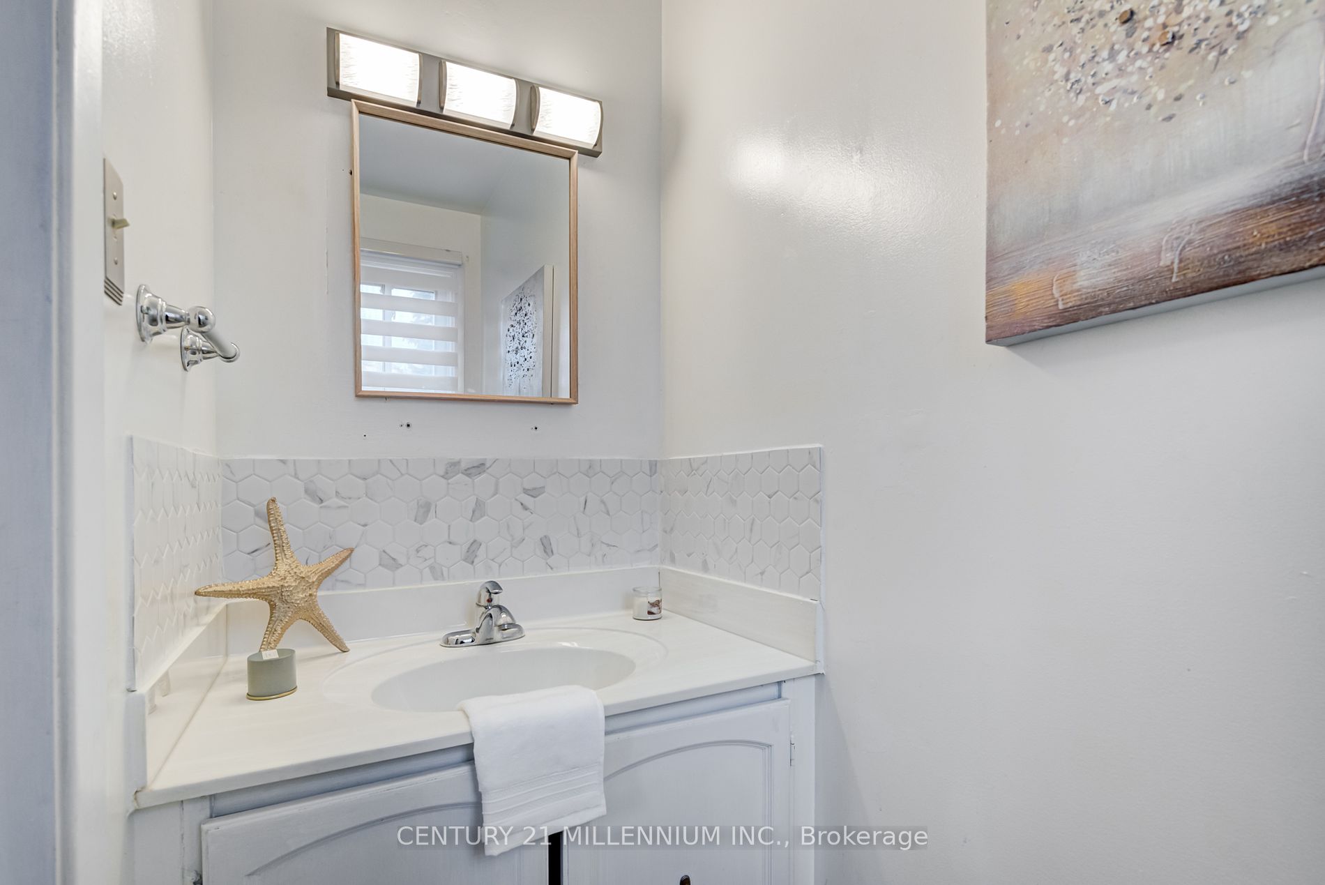 70 Madelaine Cres
