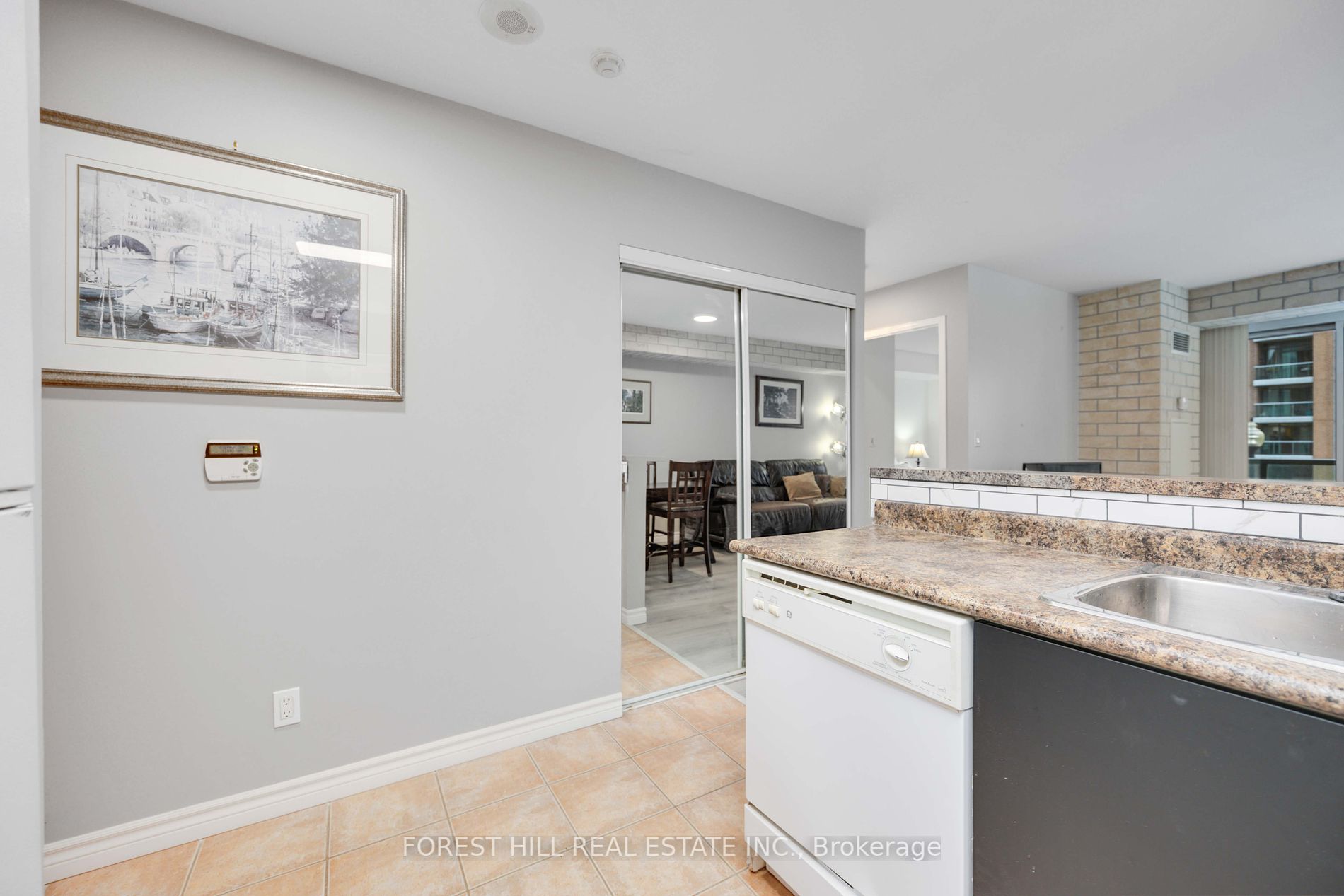 7 Michael Power Pl, #201