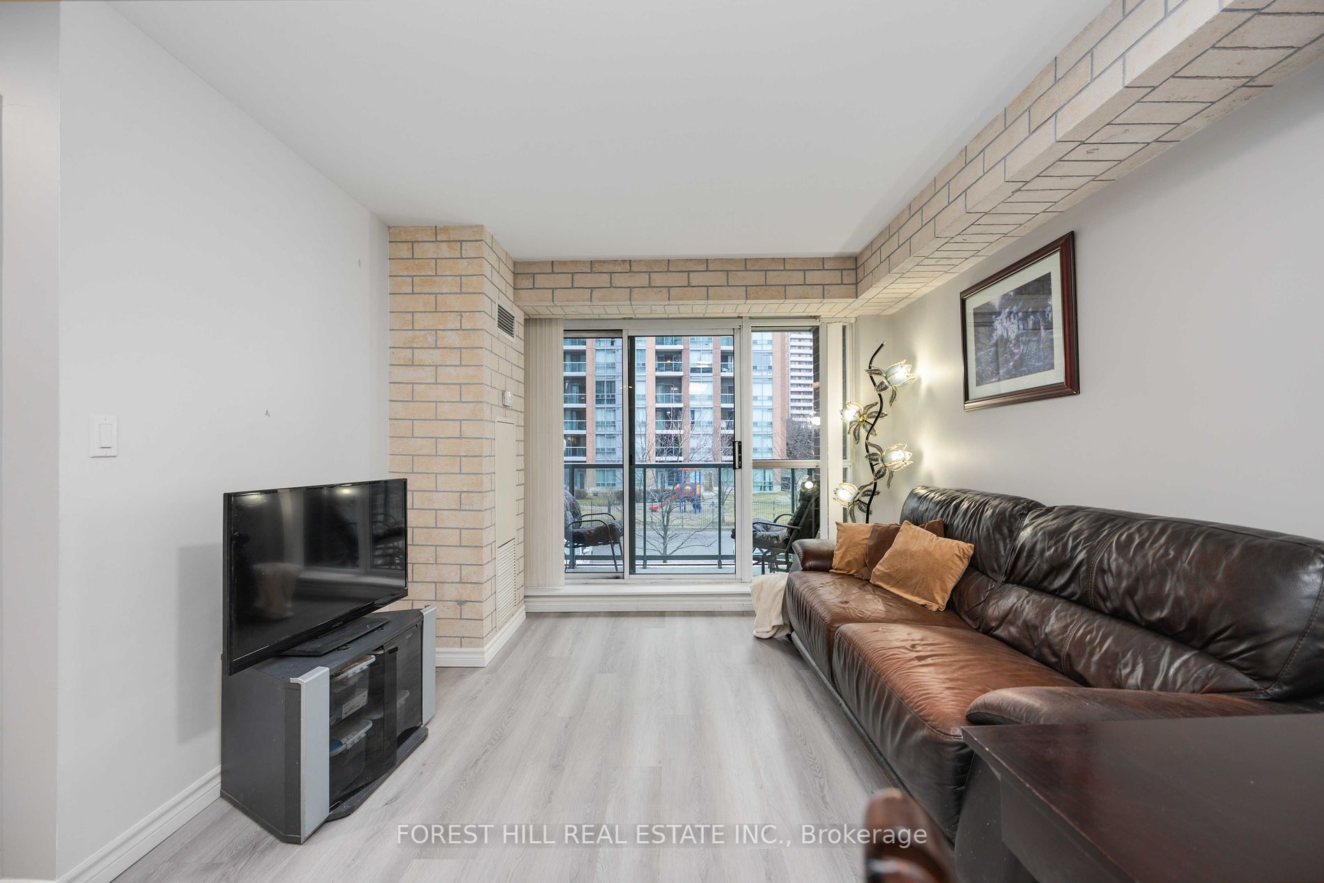 7 Michael Power Pl, #201