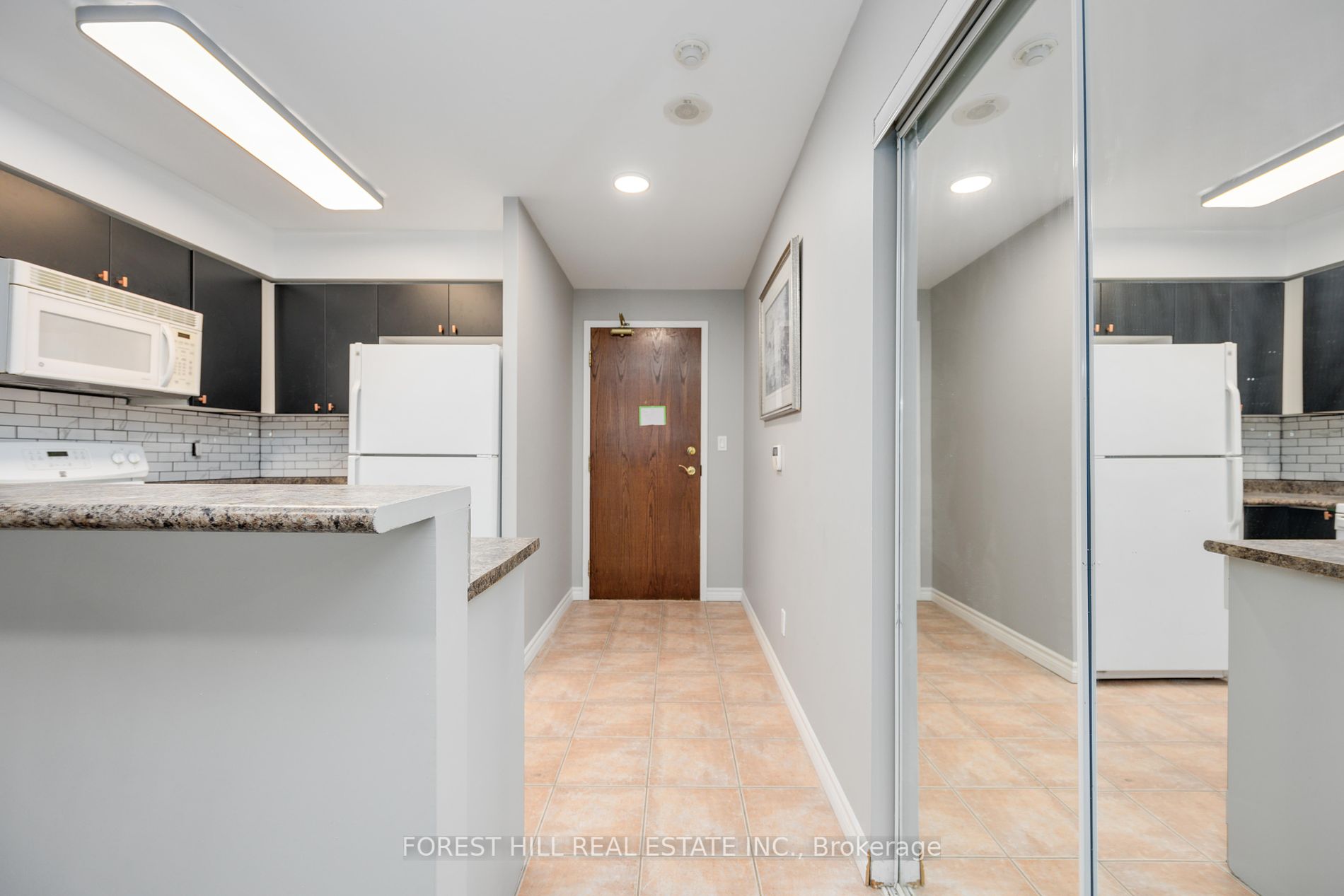 7 Michael Power Pl, #201