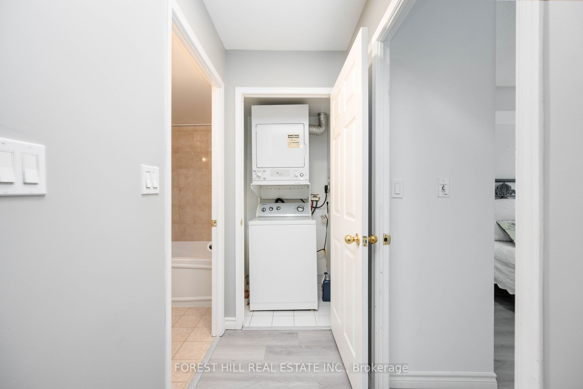 7 Michael Power Pl, #201