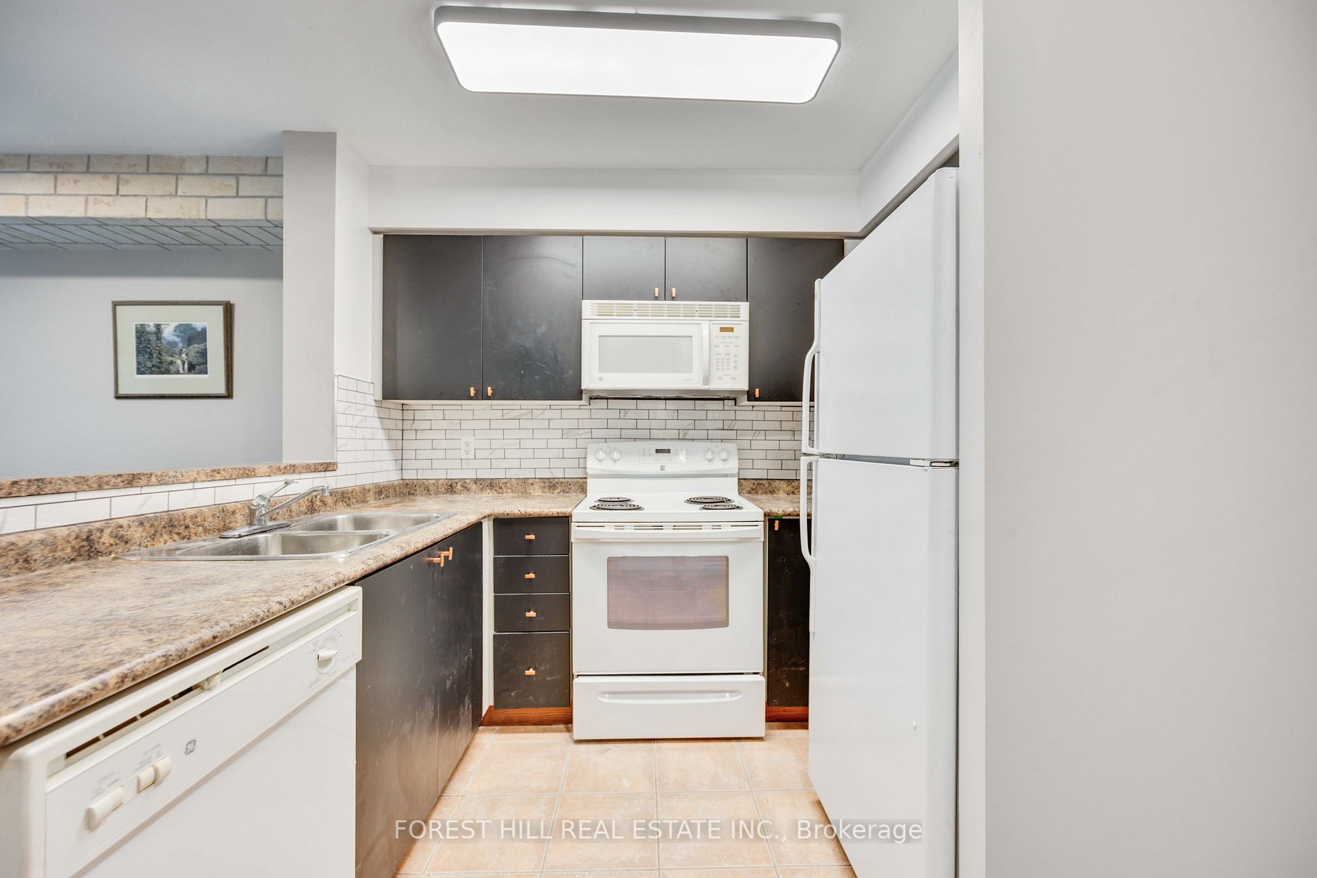 7 Michael Power Pl, #201