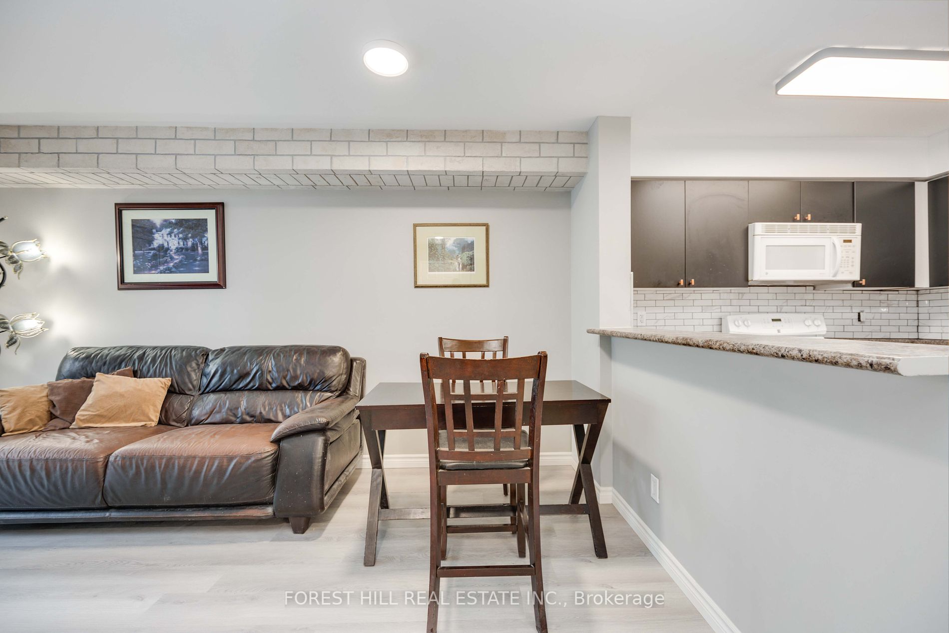 7 Michael Power Pl, #201
