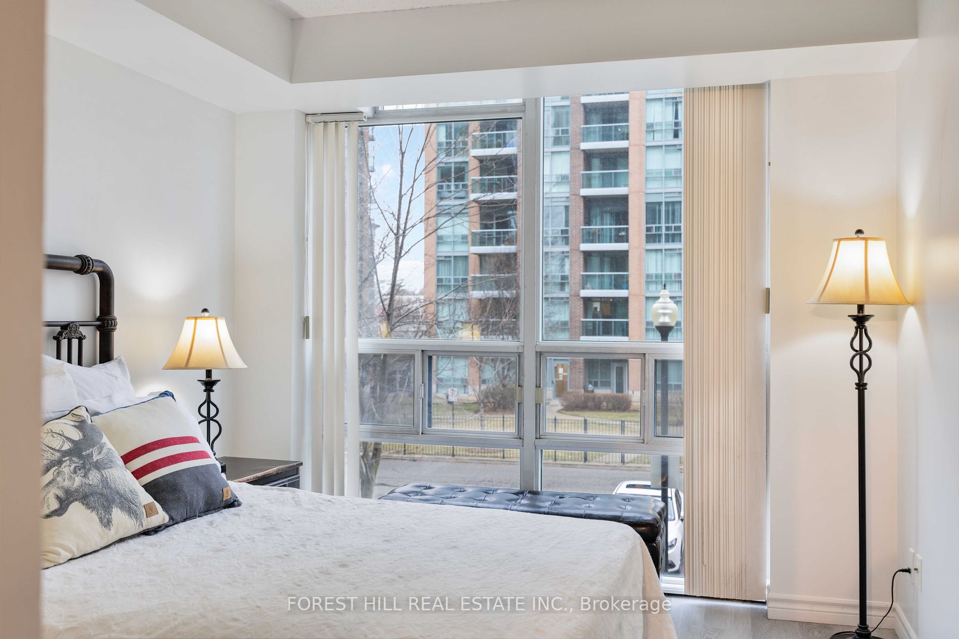 7 Michael Power Pl, #201