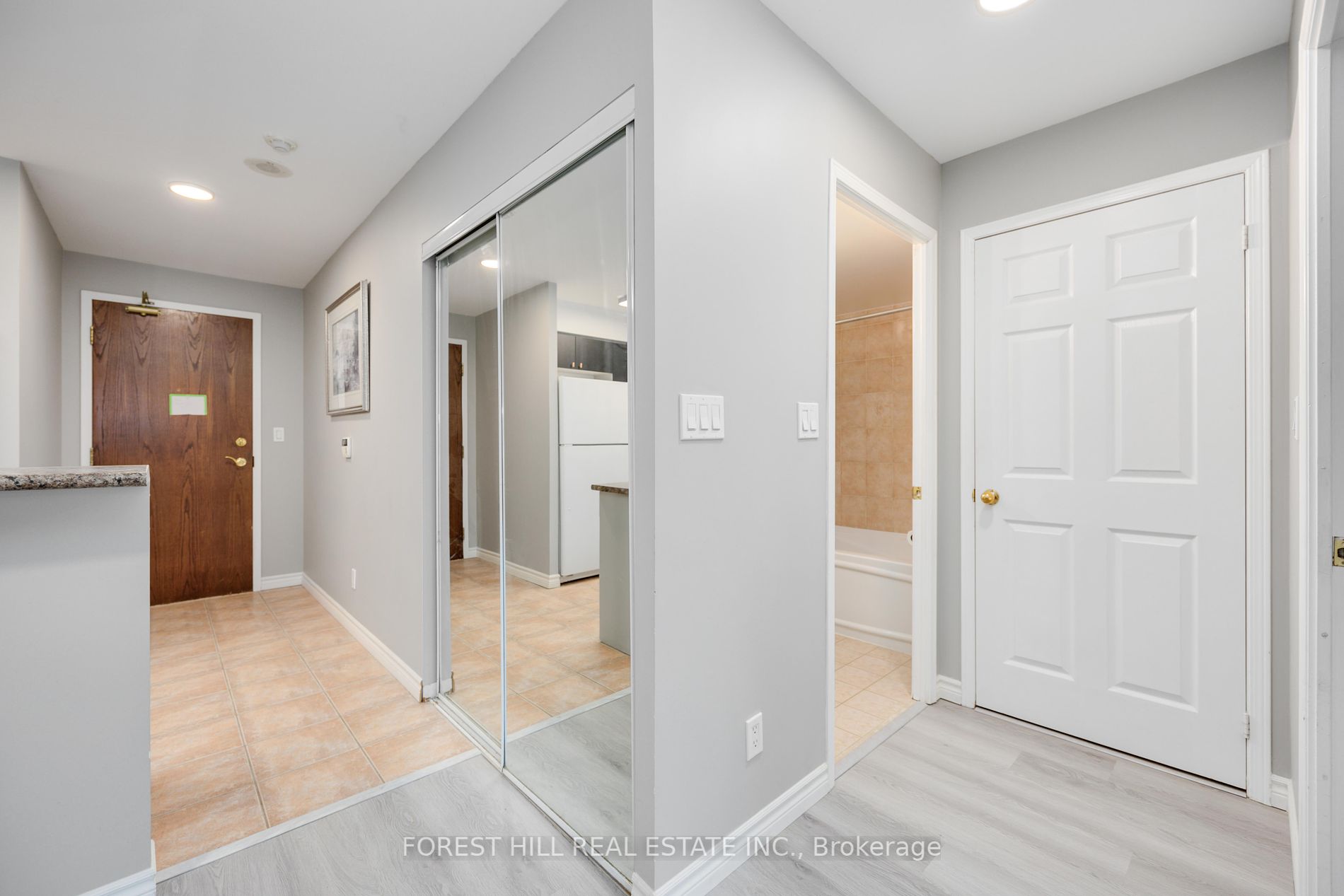 7 Michael Power Pl, #201