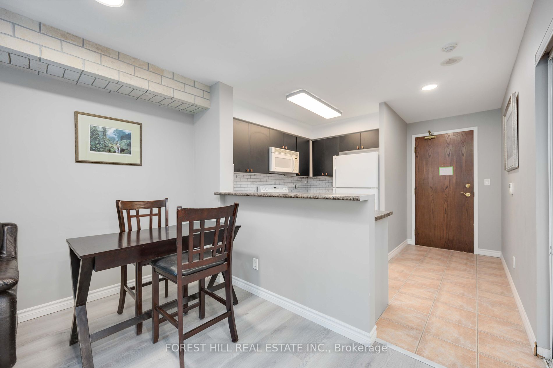7 Michael Power Pl, #201