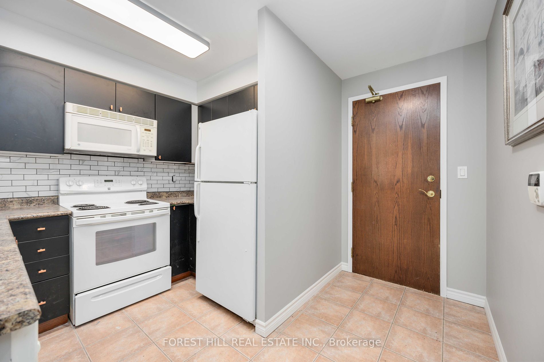 7 Michael Power Pl, #201