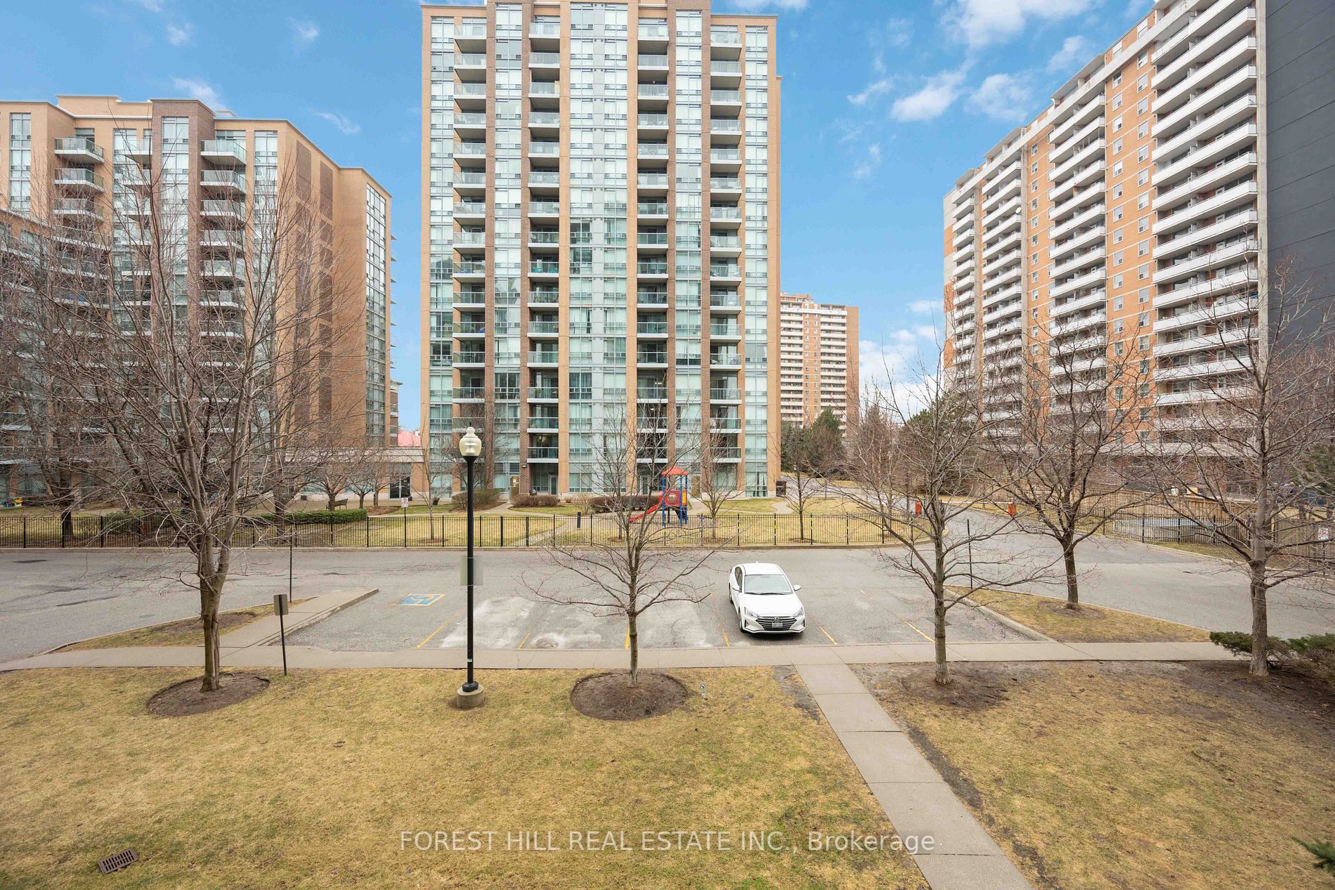 7 Michael Power Pl, #201