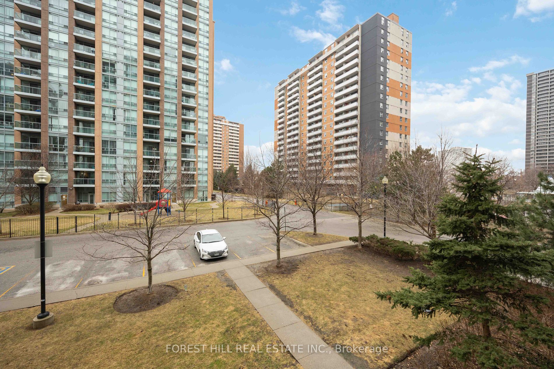 7 Michael Power Pl, #201