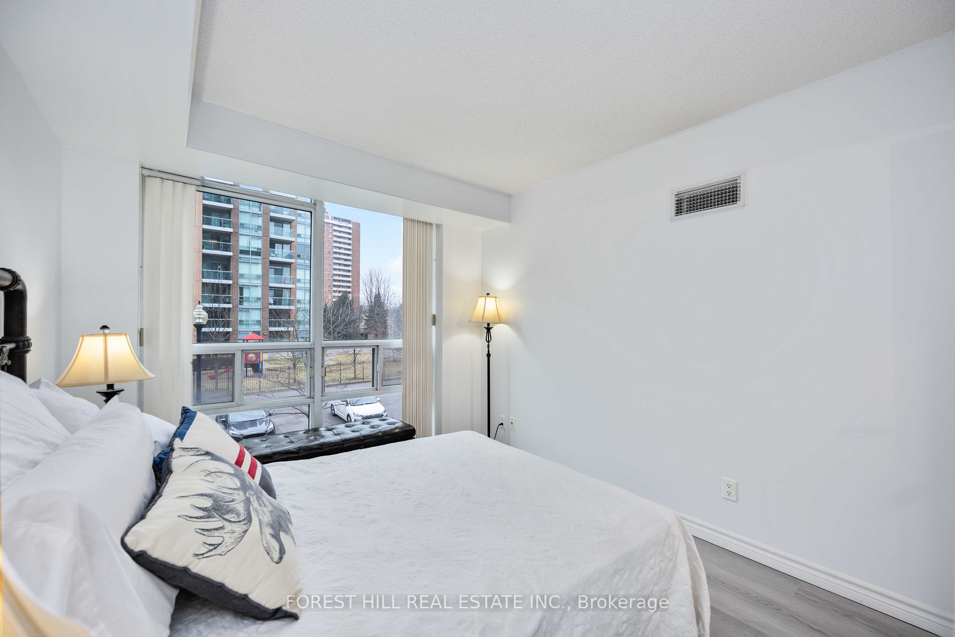 7 Michael Power Pl, #201