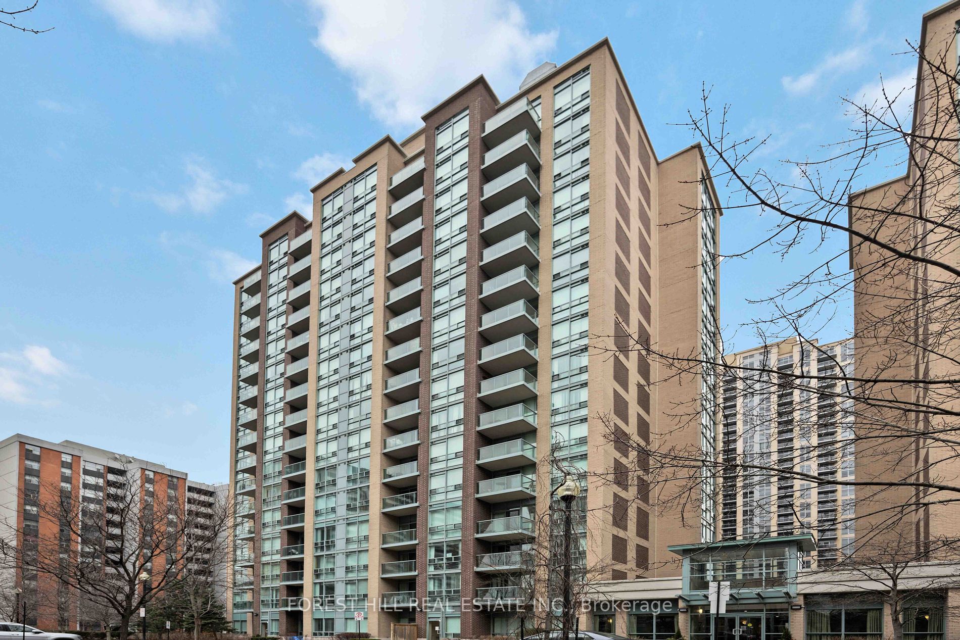 7 Michael Power Pl, #201
