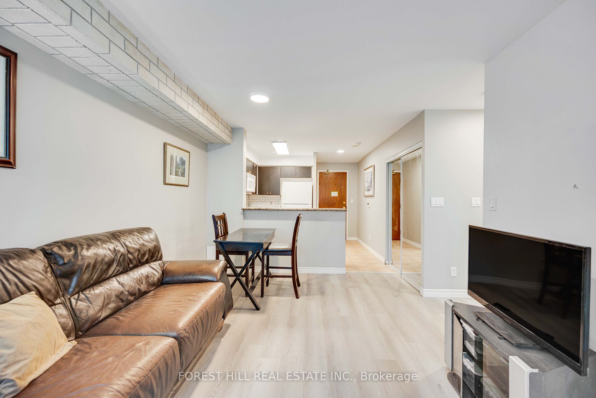 7 Michael Power Pl, #201