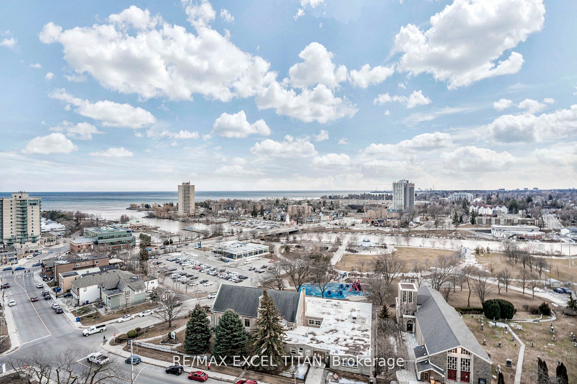 21 Park St E, #1705