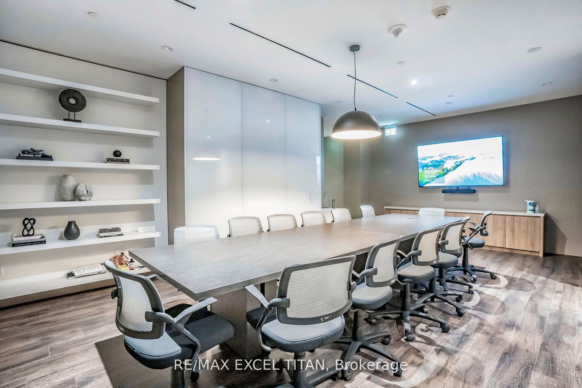 21 Park St E, #1705