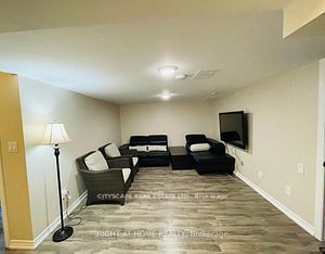 271 Thompson Rd