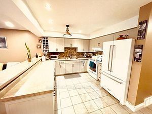 271 Thompson Rd
