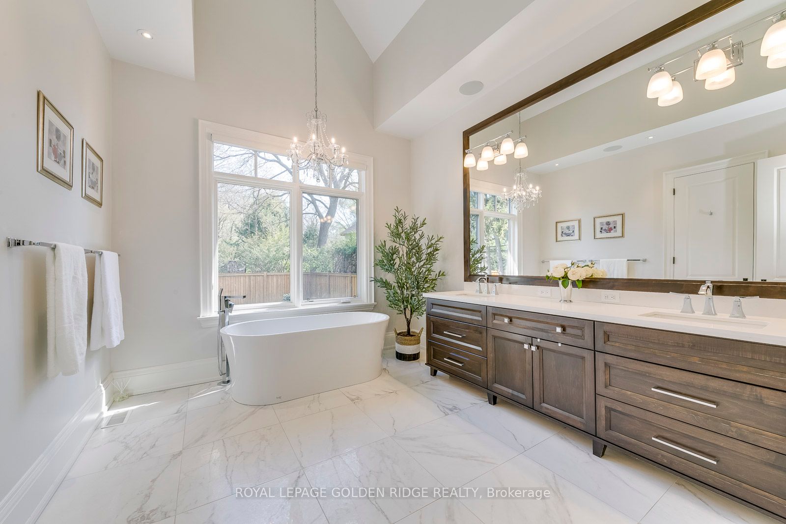 367 Maple Grove Dr