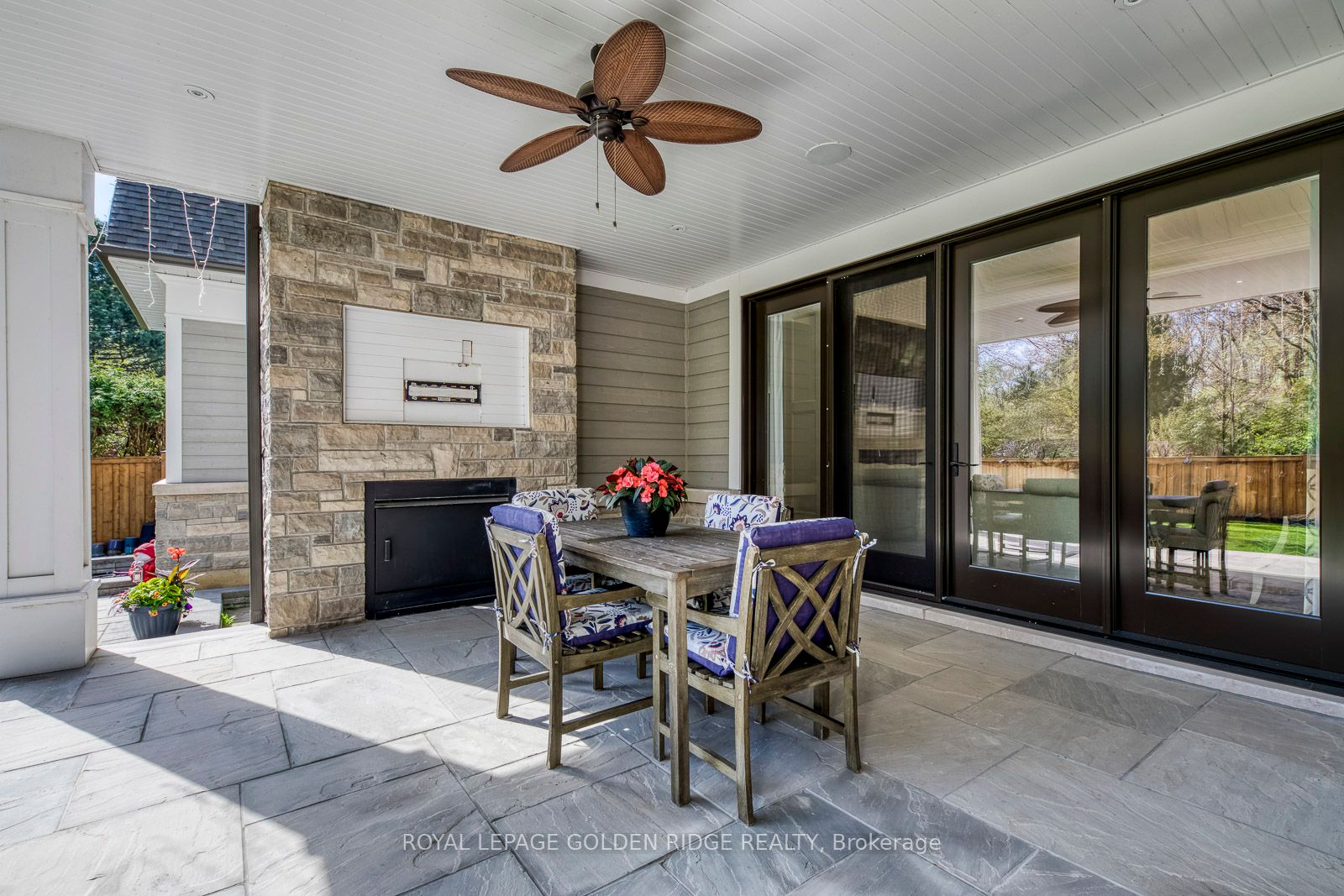 367 Maple Grove Dr