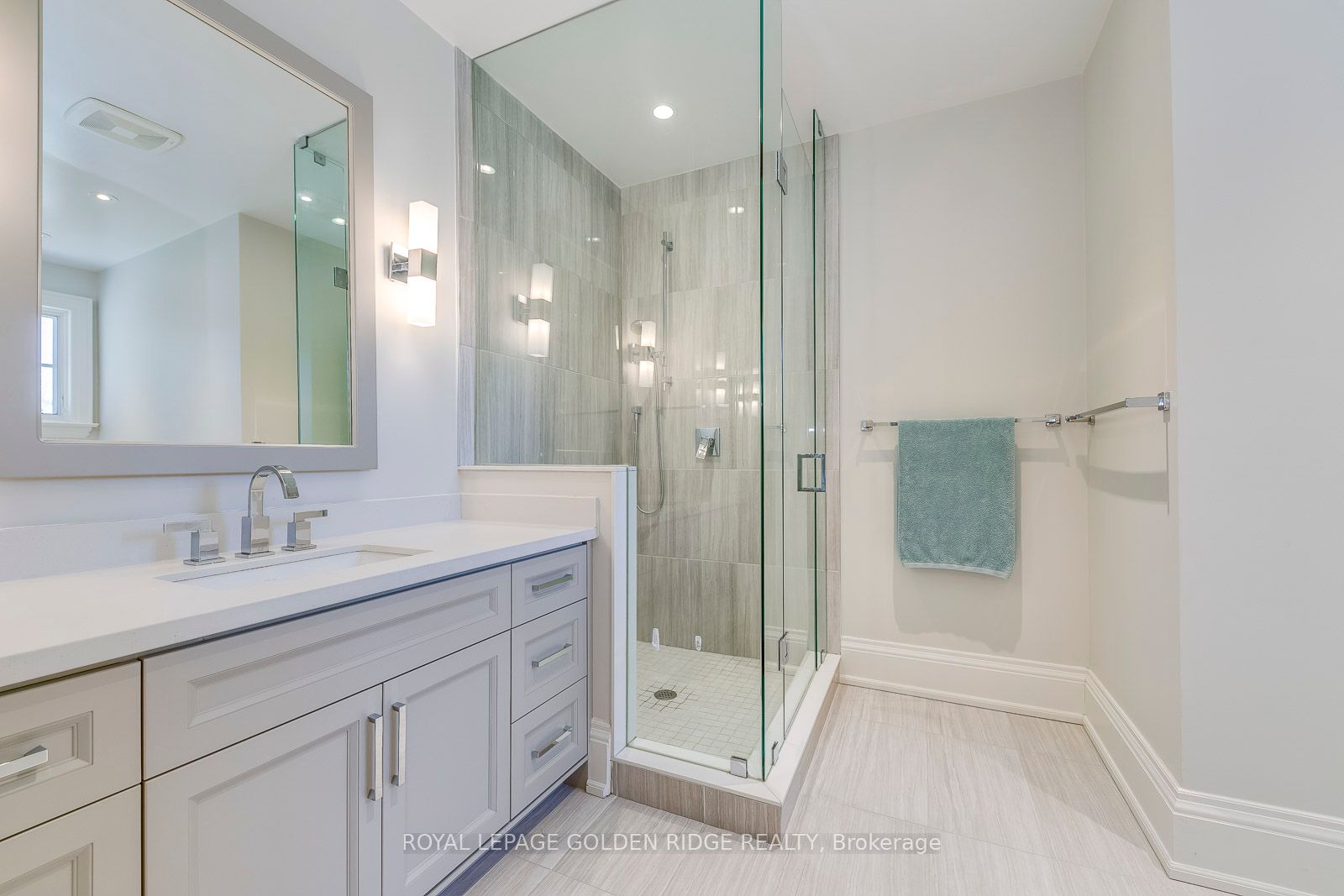 367 Maple Grove Dr