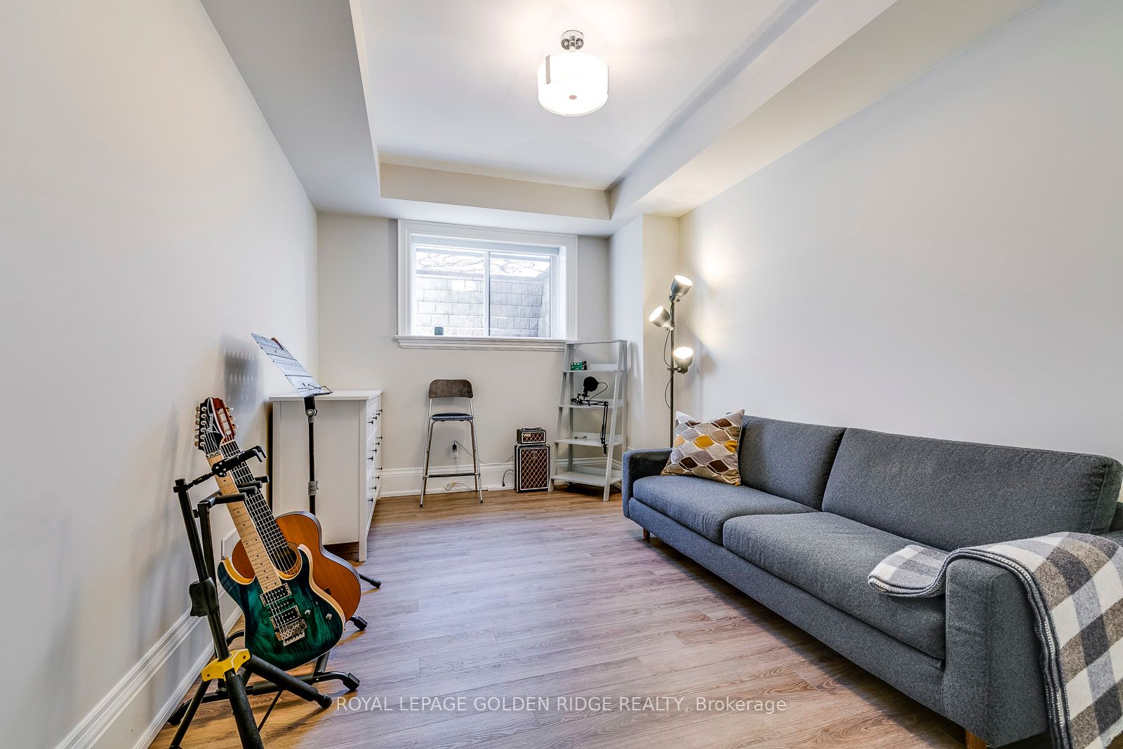 367 Maple Grove Dr