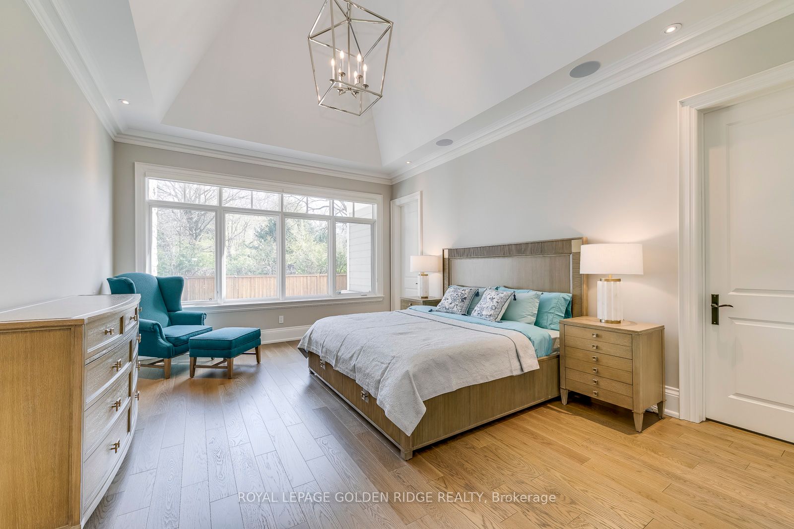 367 Maple Grove Dr