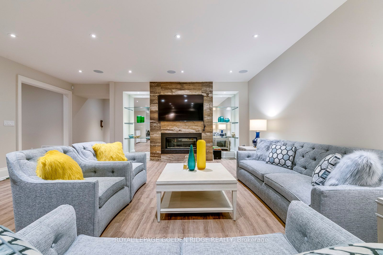 367 Maple Grove Dr