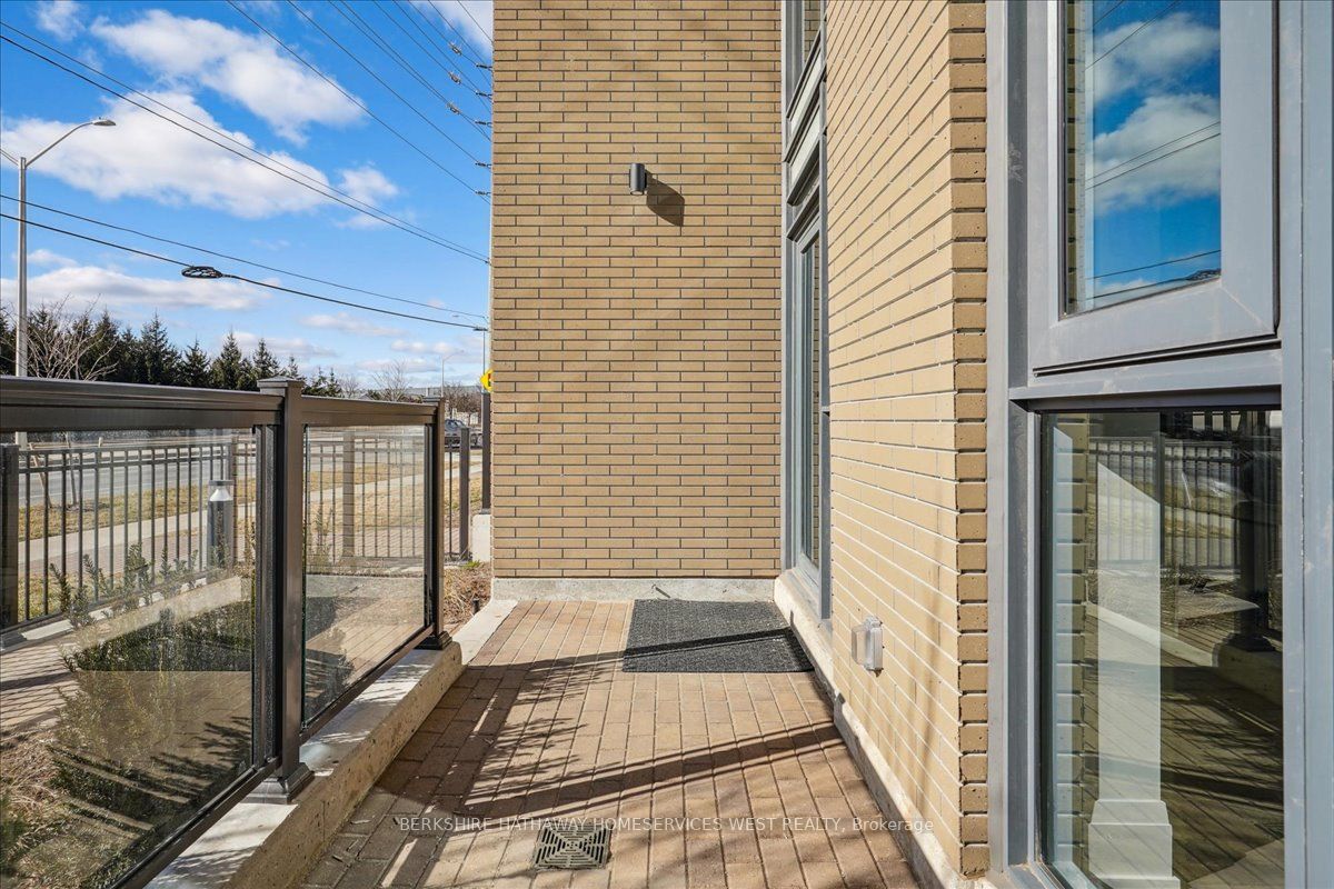 509 Dundas St W, #103