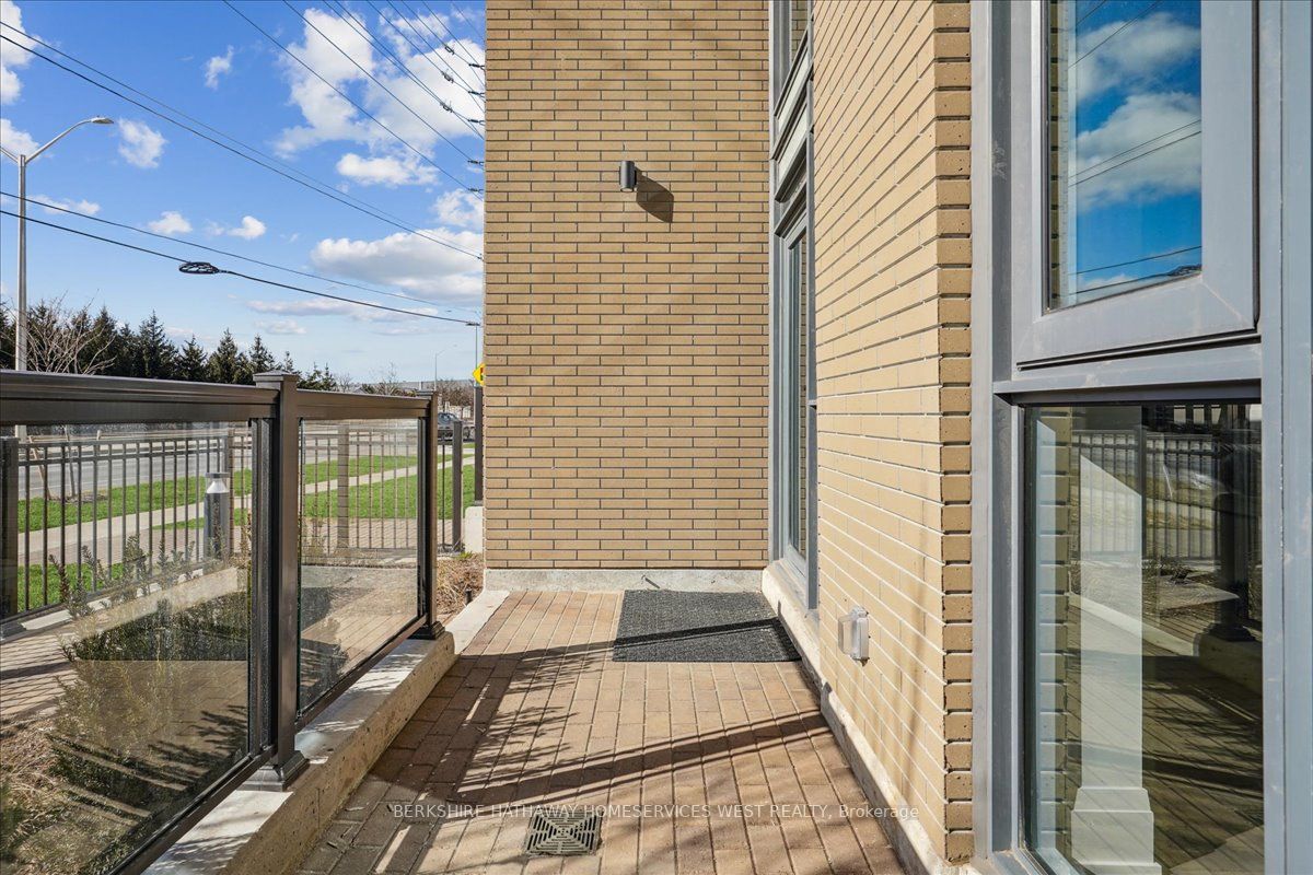 509 Dundas St W, #103