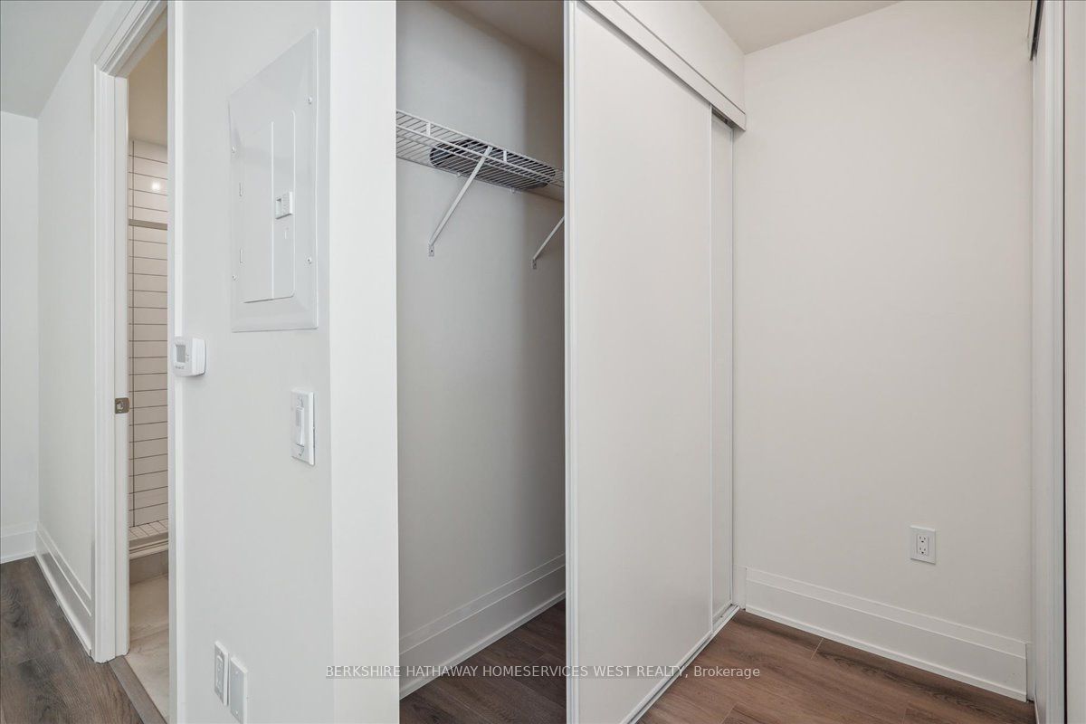 509 Dundas St W, #103