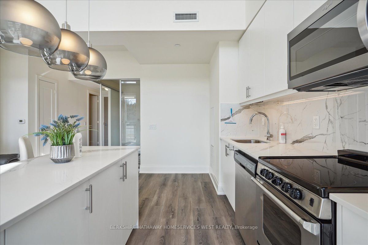 509 Dundas St W, #103