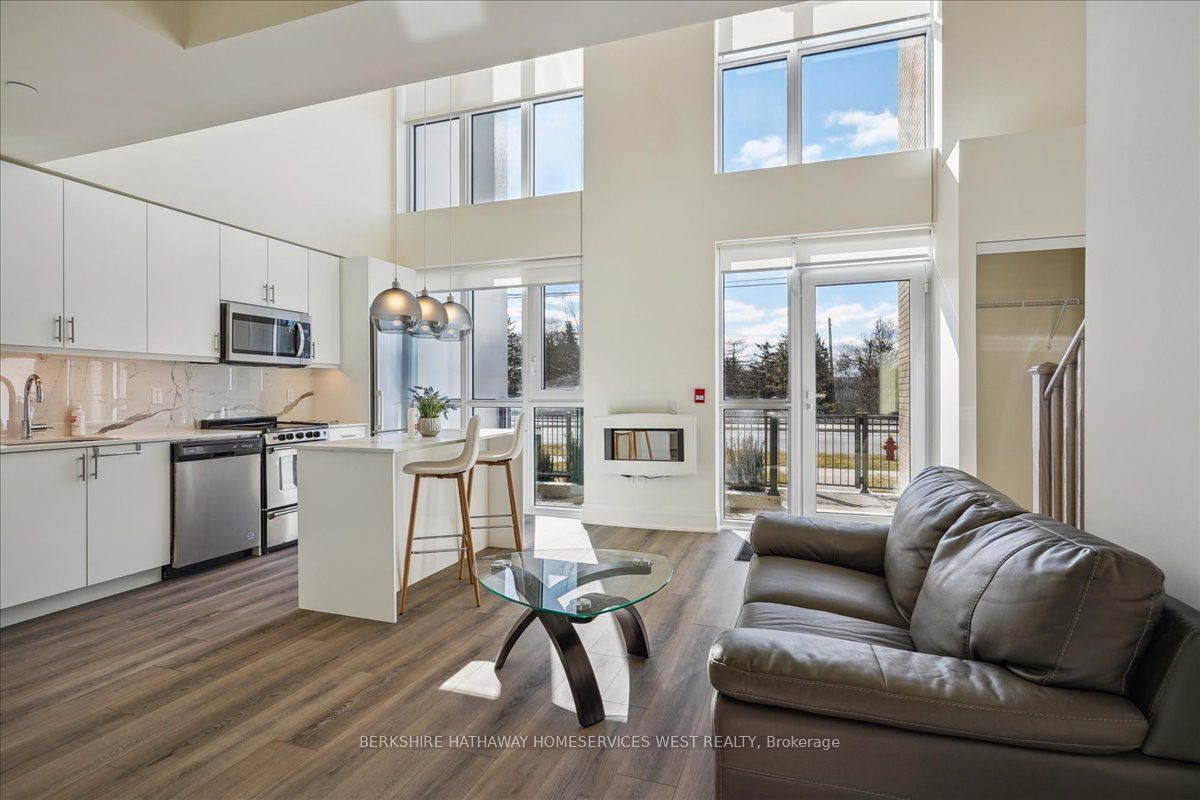 509 Dundas St W, #103
