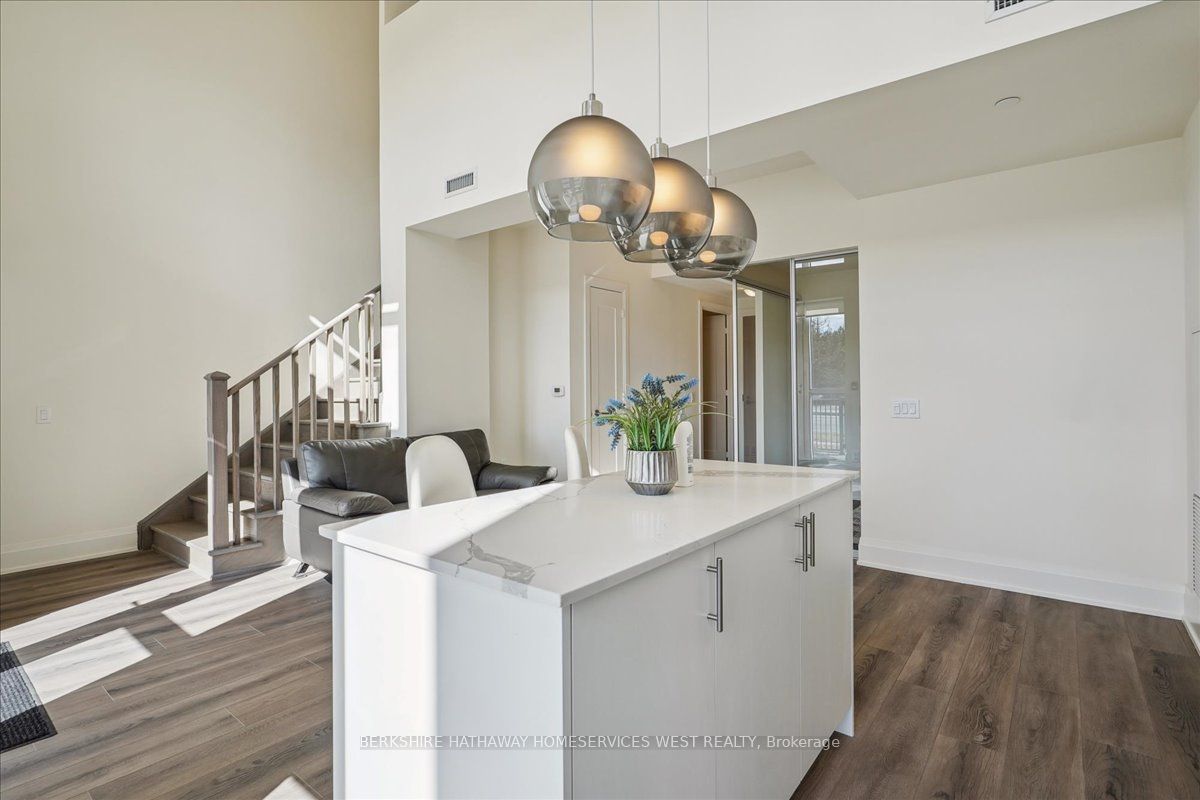 509 Dundas St W, #103